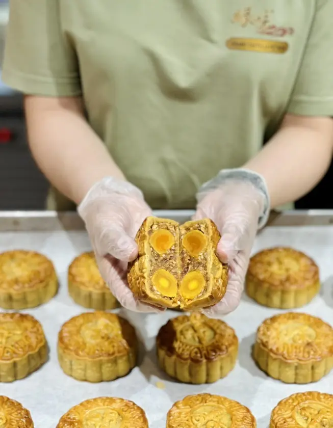 Grand Castella Bánh Trung Thu 2024 Cho Doanh Nghiệp: Nâng Tầm Quà Tặng, Kết Nối Thành Công