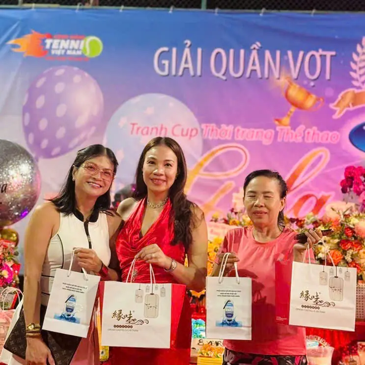 Grand Castella cùng Cộng đồng Tennis Việt Nam kỷ niệm 8 năm thành lập hoành tráng | Tranh Cup Masha Sports 2024