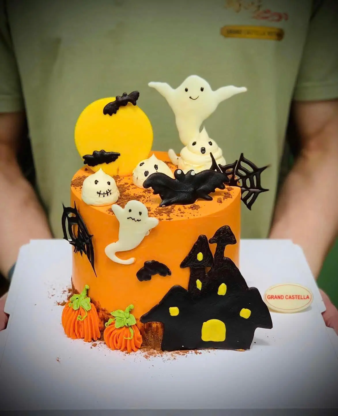 Halloween tìm “queen” cho bữa tiệc – Grand Castella